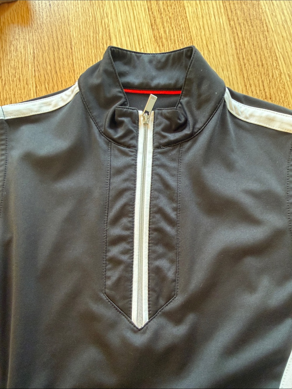 Tail XS Black Golf Dress with White Contrast Piping - Picture 4 of 9